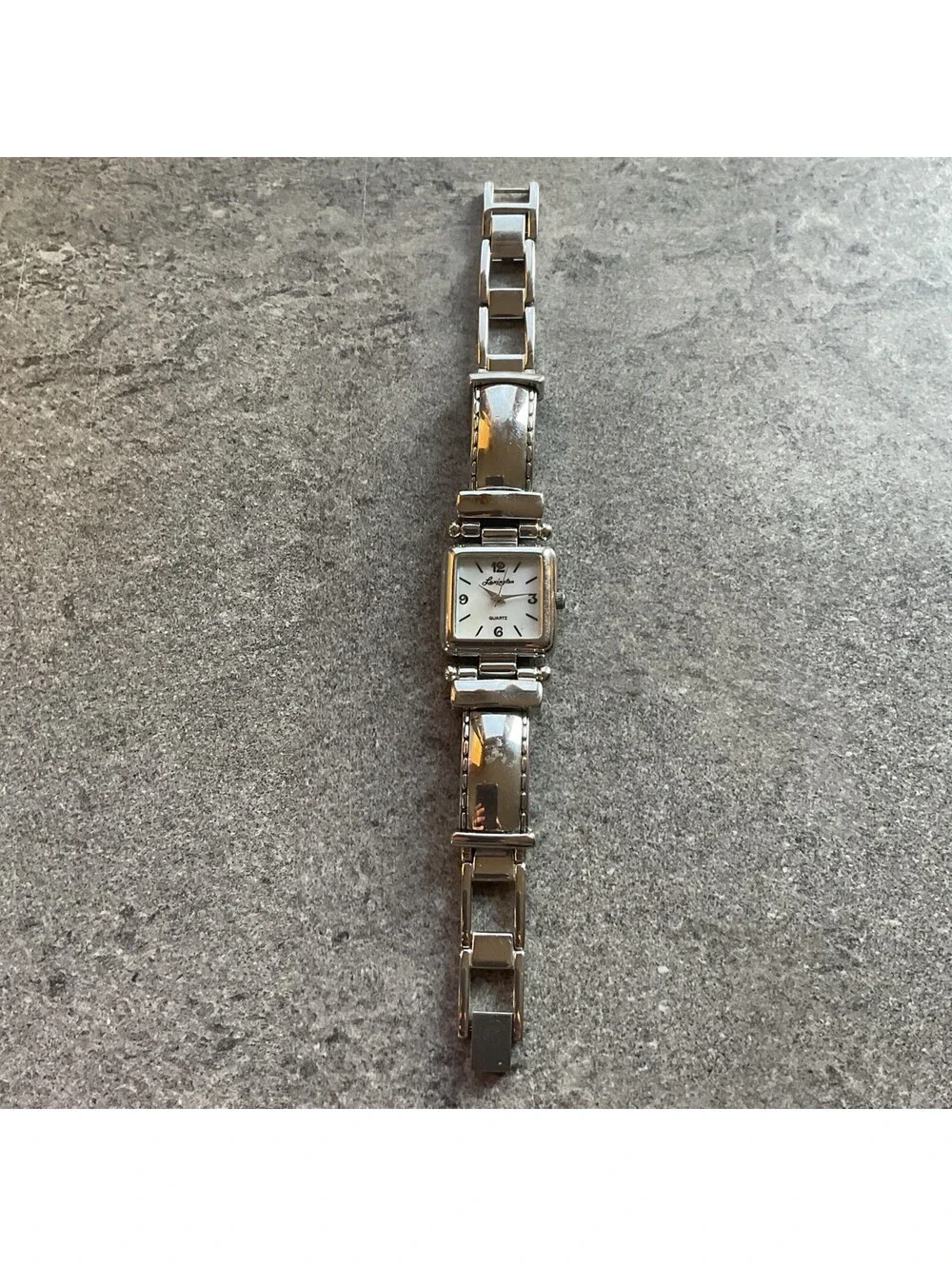 Beautiful Vintage Lexington Womens Watch 25mm Silver Tone Case/Band MOP Dial B-H